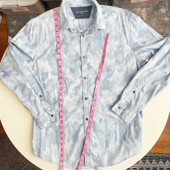 Calvin Klein Lightweight Cotton Button Down Men’s Size Medium - Picture 2 of 8